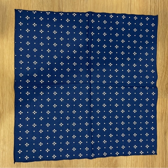 Set of 12 Longaberger Red, Green, and Blue Kitchen Linens Set - Picture 6 of 6